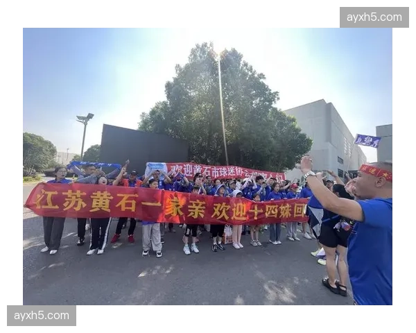 跨越八千公里的追随，日本与韩国球迷远征欧洲现场观赛的季末见闻录